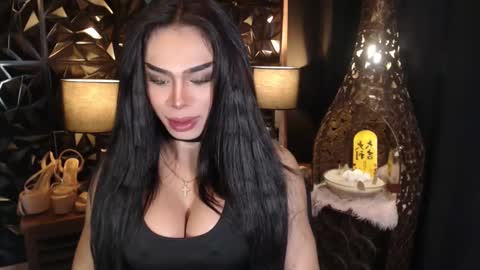 Snapshot of wildroxie chatting on 02/22/25, 10:31 ROXIE online show from 02/22/25, 10:31