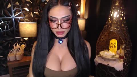 Snapshot of wildroxie chatting on 03/03/25, 01:10 ROXIE online show from 03/03/25, 01:10