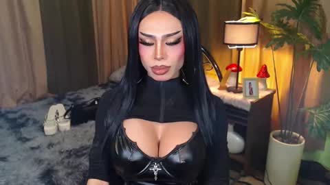 Snapshot of wildroxie chatting on 09/20/25, 10:33 ROXIE online show from 09/20/25, 10:33