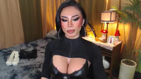 Snapshot of wildroxie chatting on 09/28/25, 10:04 ROXIE online show from 09/28/25, 10:04