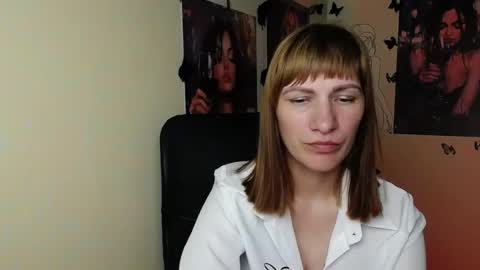 Snapshot of wildsoul8 chatting on 06/19/26, 12:31 Rosalinda online show from 06/19/26, 12:31