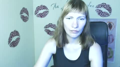 Snapshot of wildsoul8 chatting on 06/27/26, 12:22 Rosalinda online show from 06/27/26, 12:22