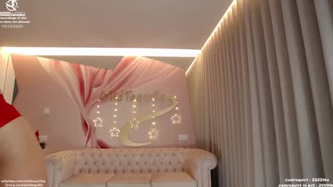 Lili online show from 12/15/25, 08:13