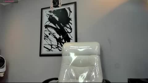 Snapshot of wildthor26 chatting on 10/20/25, 03:29 wild online show from 10/20/25, 03:29