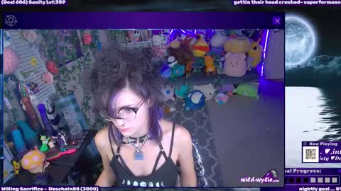 Snapshot of wildwylie chatting on 09/10/25, 01:49 Wylie Wanderlust online show from 09/10/25, 01:49