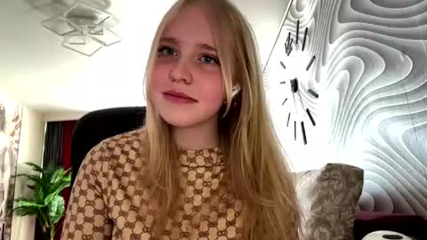 Snapshot of wilhelminafraker chatting on 05/21/26, 01:18 Anny online show from 05/21/26, 01:18
