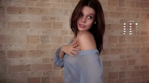 Snapshot of willalwaysloveyouuuuu chatting on 01/25/25, 04:13 Eva online show from 01/25/25, 04:13