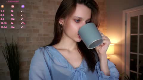 Snapshot of willalwaysloveyouuuuu chatting on 02/08/25, 01:11 Eva online show from 02/08/25, 01:11