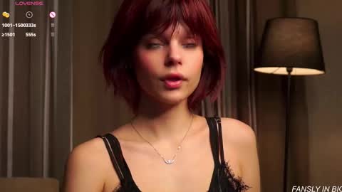 Snapshot of willalwaysloveyouuuuu chatting on 11/15/25, 11:07 Eva online show from 11/15/25, 11:07