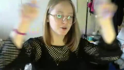 Snapshot of willenasow chatting on 07/24/26, 05:27 Olivia online show from 07/24/26, 05:27
