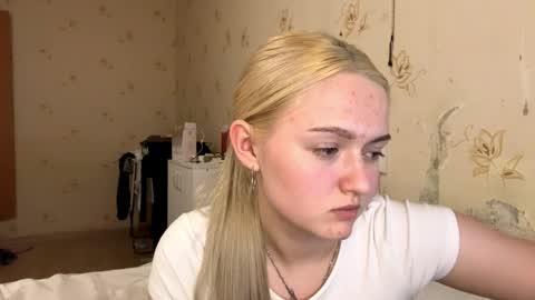 Snapshot of willettealfiero chatting on 04/05/26, 04:37 Sophia online show from 04/05/26, 04:37