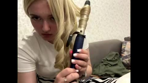 Snapshot of willettealfiero chatting on 05/18/26, 04:57 Sophia online show from 05/18/26, 04:57