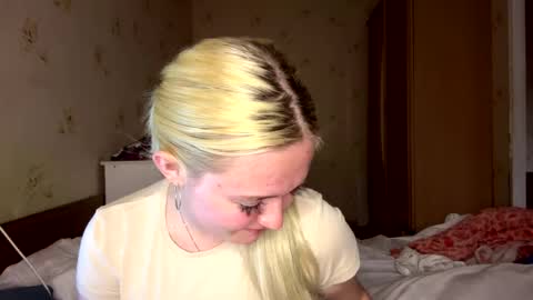 Snapshot of willettealfiero chatting on 05/19/26, 03:40 Sophia online show from 05/19/26, 03:40