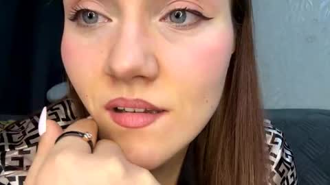 Snapshot of willetteplato chatting on 02/04/26, 05:19 Adele online show from 02/04/26, 05:19