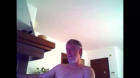 Snapshot of willfire71 chatting on 05/16/26, 06:32 Willfire71 online show from 05/16/26, 06:32