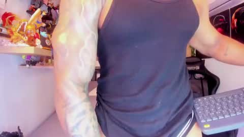 Snapshot of william_dracko9 chatting on 06/10/26, 05:56 Dracko online show from 06/10/26, 05:56