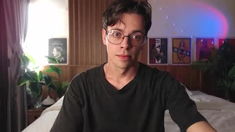 Snapshot of william_henry_a chatting on 02/07/26, 01:48 William online show from 02/07/26, 01:48