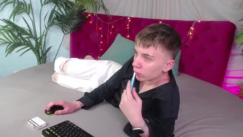 Snapshot of william_ross chatting on 01/17/25, 04:04 will online show from 01/17/25, 04:04