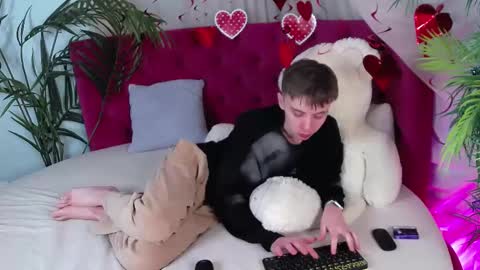 Snapshot of william_ross chatting on 02/21/25, 04:40 will online show from 02/21/25, 04:40