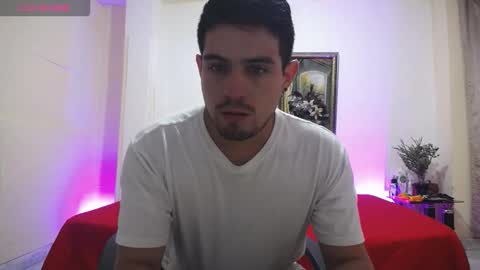 Snapshot of william_steel_ chatting on 12/21/25, 04:14 William Steel online show from 12/21/25, 04:14