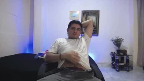 Snapshot of william_steel_ chatting on 01/07/26, 05:37 William Steel online show from 01/07/26, 05:37