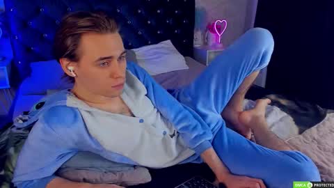 William online show from 12/01/25, 03:55