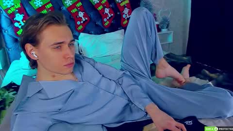 William online show from 01/12/26, 03:45