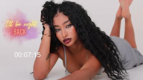 Snapshot of willow_hendrix chatting on 05/11/26, 04:04 Ms Willow online show from 05/11/26, 04:04