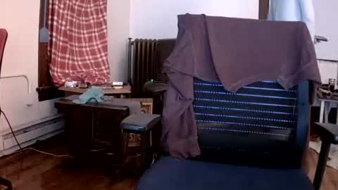 Snapshot of willydogg83 chatting on 10/25/25, 12:40 willydogg83 online show from 10/25/25, 12:40