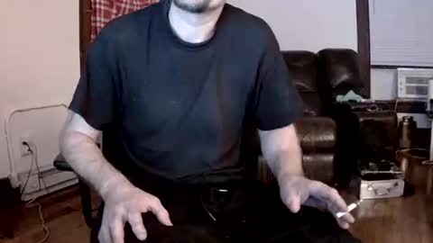 Snapshot of willydogg83 chatting on 11/10/25, 01:26 willydogg83 online show from 11/10/25, 01:26