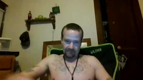 Snapshot of willydogg83 chatting on 05/17/26, 01:25 willydogg83 online show from 05/17/26, 01:25