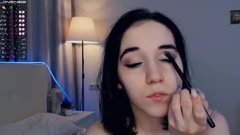 Amalia and Mia online show from 02/18/25, 01:33