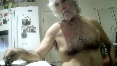Snapshot of winedog2020 chatting on 07/20/26, 04:38 Gundja Man online show from 07/20/26, 04:38