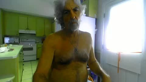 Snapshot of winedog2020 chatting on 07/27/26, 12:12 Gundja Man online show from 07/27/26, 12:12