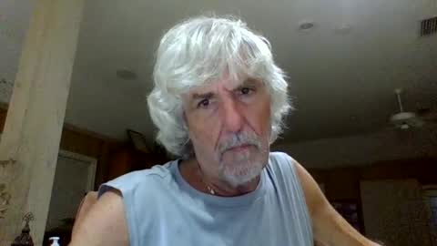 Snapshot of winedog2020 chatting on 08/02/26, 01:04 Gundja Man online show from 08/02/26, 01:04