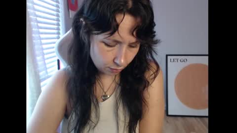 Eevie online show from 09/25/25, 11:52