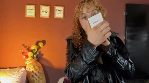 Wini Fer online show from 11/22/25, 12:26