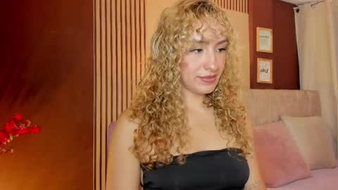 Wini Fer online show from 04/14/26, 02:01