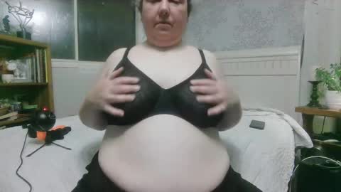 Winnie online show from 04/14/26, 03:56