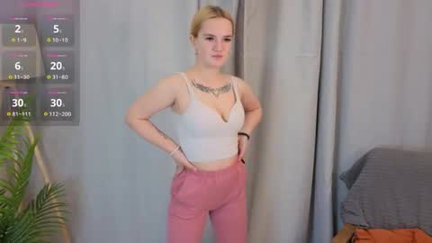 Heeeey im Lina online show from 04/23/26, 03:08