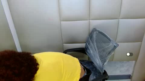 Snapshot of winnybarness chatting on 10/26/25, 02:17 WinnyBarness online show from 10/26/25, 02:17