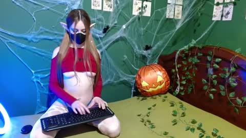 Winter online show from 10/24/25, 03:47