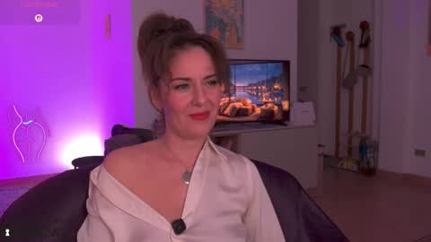 Witch in Silk online show from 10/25/25, 07:41