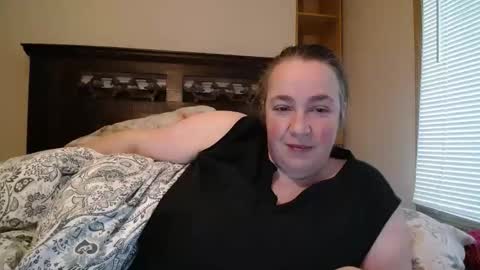 Annie online show from 10/26/25, 11:31