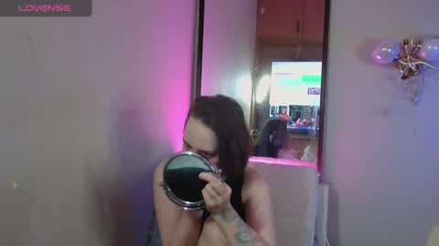 Snapshot of witchmooon chatting on 03/05/25, 02:25 Kiara online show from 03/05/25, 02:25