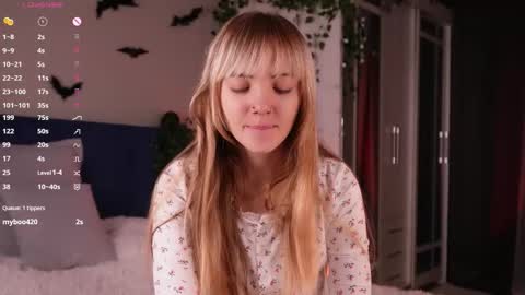 Hollis online show from 11/13/25, 09:25