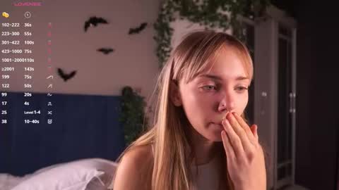 Hollis online show from 11/17/25, 07:19