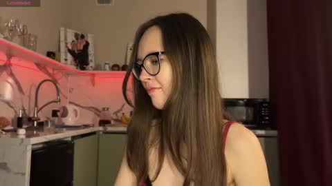 Snapshot of withlovebella chatting on 02/12/25, 02:54 Isobelle online show from 02/12/25, 02:54