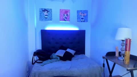 Snapshot of wiz_maleja chatting on 12/27/24, 01:50 MALEJA online show from 12/27/24, 01:50