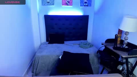 Snapshot of wiz_maleja chatting on 02/12/25, 10:37 MALEJA online show from 02/12/25, 10:37